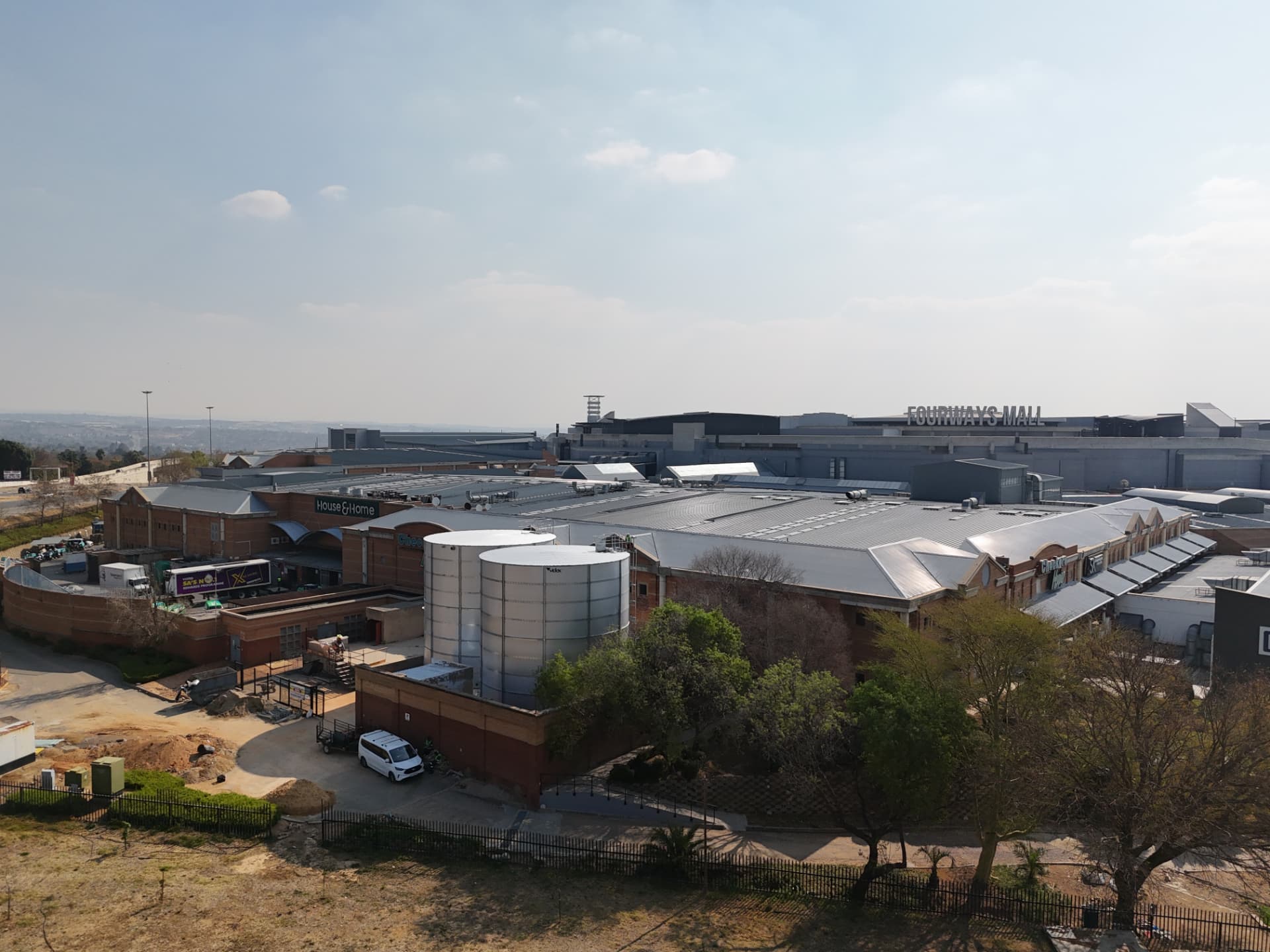 Fourways Mall site context with the twin Videx cylindrical water storage tanks in position