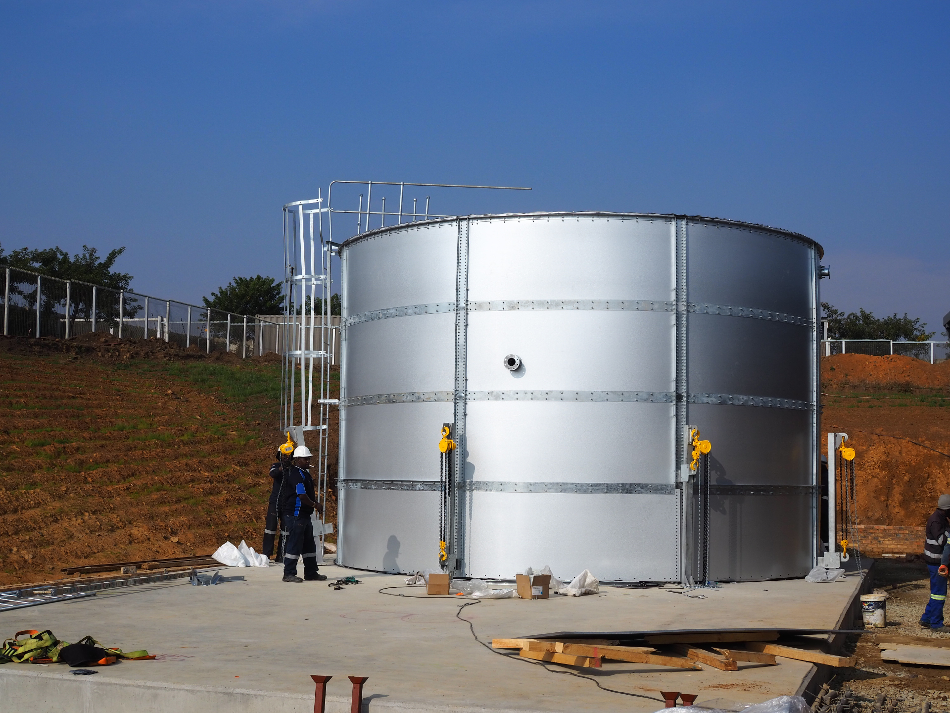 VOX Fire Heidelberg tank installation in progress